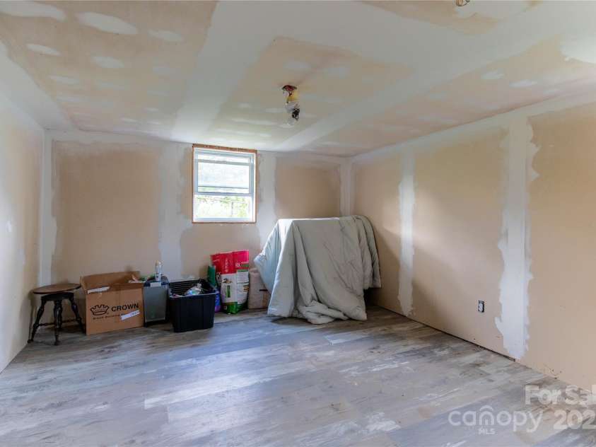 4024 Kenwood Drive, Jonesville, NC 28642.  MLS# CAR4248735, YatesRealty ID 13131. 