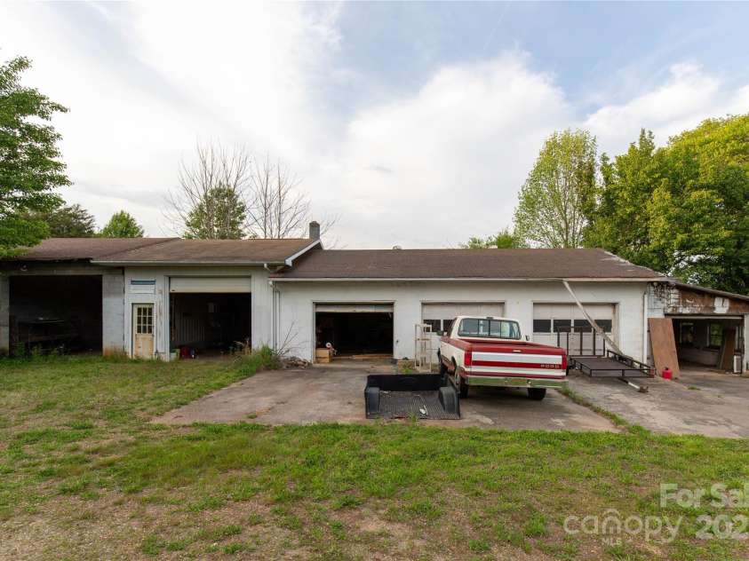 4024 Kenwood Drive, Jonesville, NC 28642.  MLS# CAR4248735, YatesRealty ID 13131. 