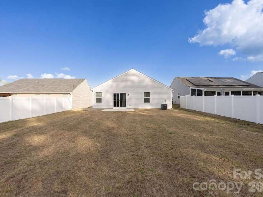 9747 Wardley Drive, Charlotte, NC 28215.  MLS# CAR4365295, YatesRealty ID 13131. 