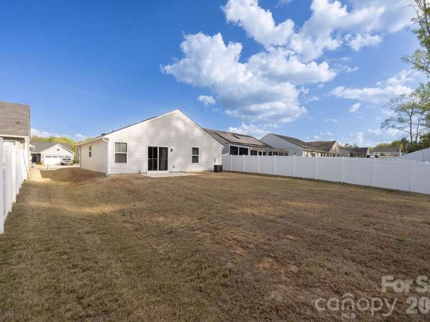9747 Wardley Drive, Charlotte, NC 28215.  MLS# CAR4365295, YatesRealty ID 13131. 