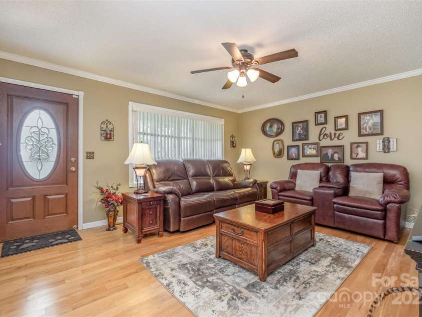 106 Oakwood Drive, Kings Mountain, NC 28086.  MLS# CAR4248964, YatesRealty ID 13132. 