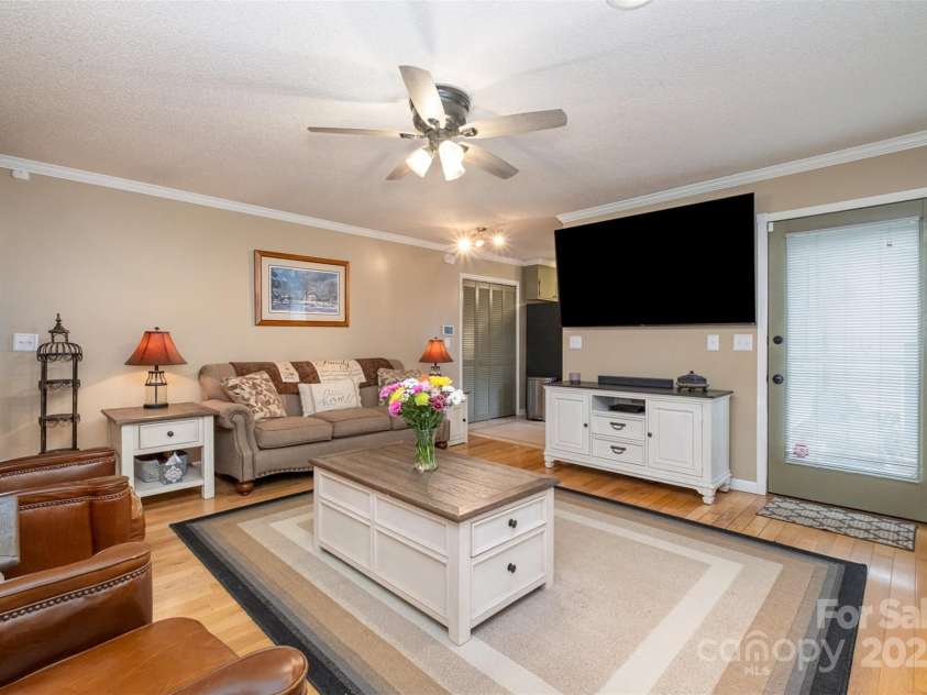 106 Oakwood Drive, Kings Mountain, NC 28086.  MLS# CAR4248964, YatesRealty ID 13132. 