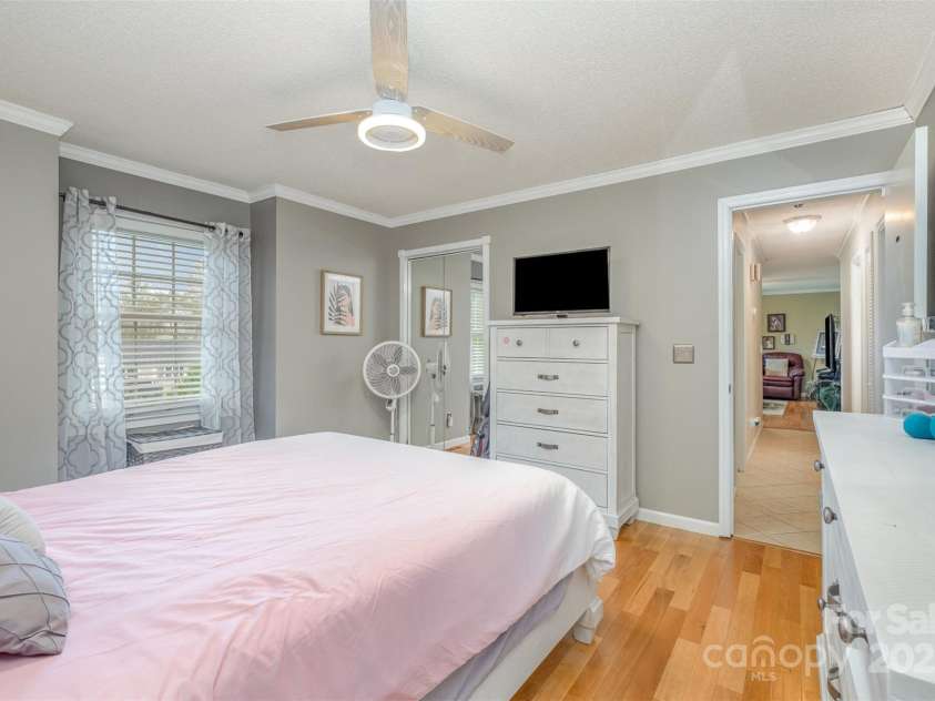 106 Oakwood Drive, Kings Mountain, NC 28086.  MLS# CAR4248964, YatesRealty ID 13132. 