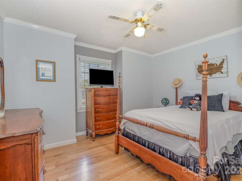 106 Oakwood Drive, Kings Mountain, NC 28086.  MLS# CAR4248964, YatesRealty ID 13132. 