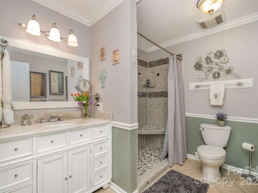 106 Oakwood Drive, Kings Mountain, NC 28086.  MLS# CAR4248964, YatesRealty ID 13132. 