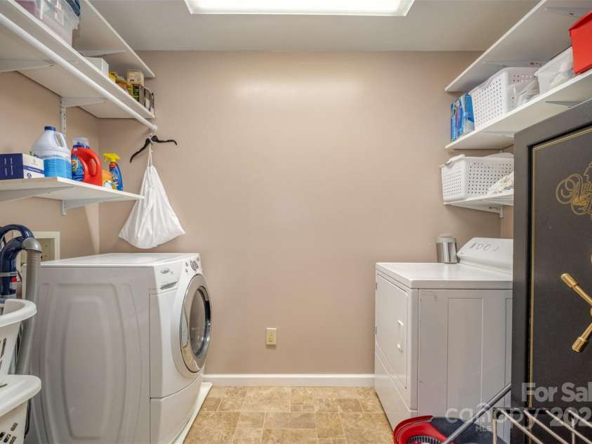 106 Oakwood Drive, Kings Mountain, NC 28086.  MLS# CAR4248964, YatesRealty ID 13132. 