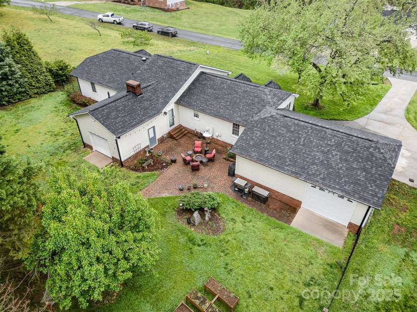 106 Oakwood Drive, Kings Mountain, NC 28086.  MLS# CAR4248964, YatesRealty ID 13132. 