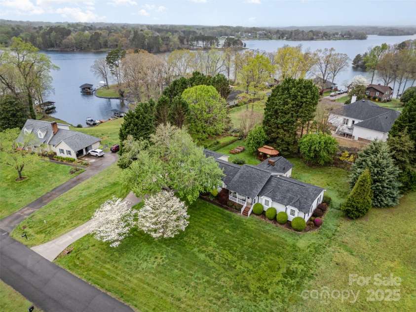 106 Oakwood Drive, Kings Mountain, NC 28086.  MLS# CAR4248964, YatesRealty ID 13132. 