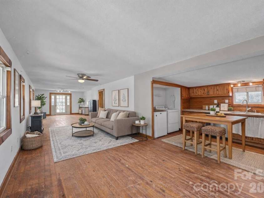 99 Wakefield Drive, Hendersonville, NC 28792.  MLS# CAR4322062, YatesRealty ID 13132. 