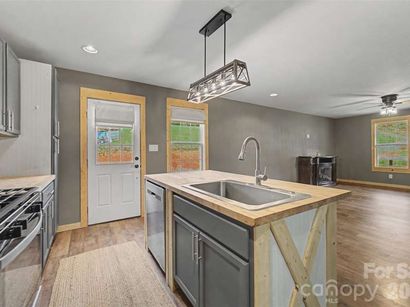 3240 Old Henson Cove Road, Canton, NC 28716.  MLS# CAR4356153, YatesRealty ID 13133. 