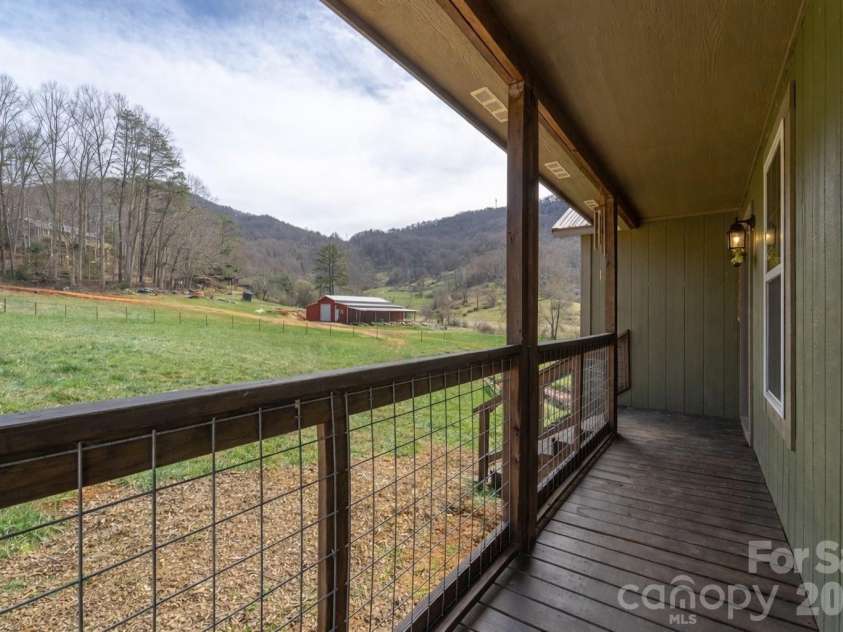 3240 Old Henson Cove Road, Canton, NC 28716.  MLS# CAR4356153, YatesRealty ID 13133. 