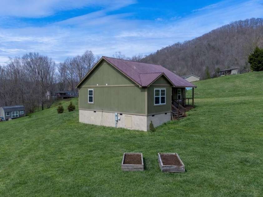 3240 Old Henson Cove Road, Canton, NC 28716.  MLS# CAR4356153, YatesRealty ID 13133. 