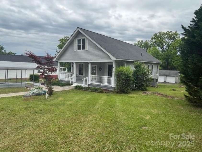 103 Duke Street, Great Falls, SC 29055.  MLS# CAR4259373, YatesRealty ID 13134. 