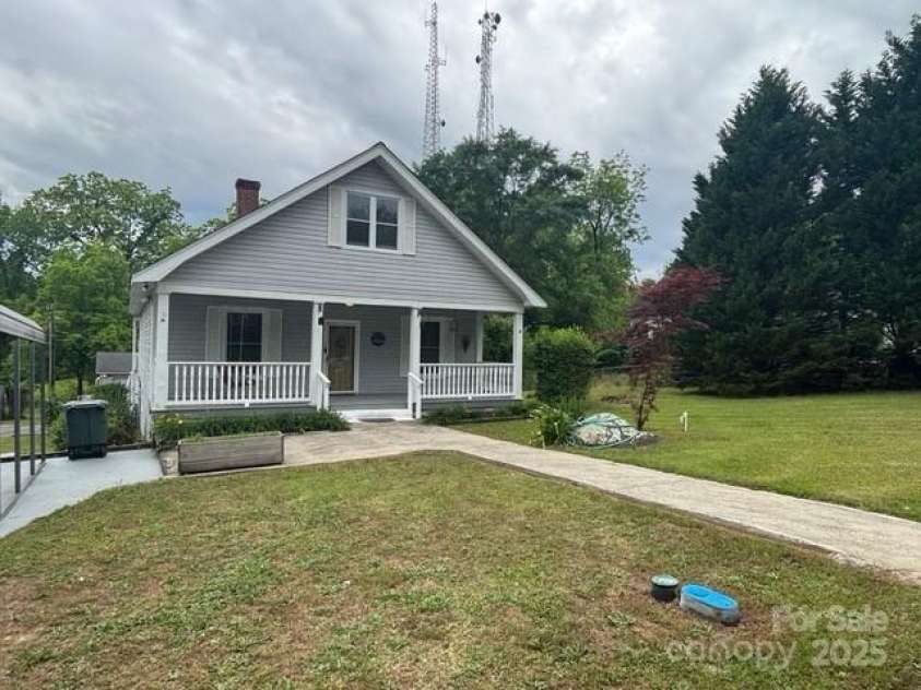 103 Duke Street, Great Falls, SC 29055.  MLS# CAR4259373, YatesRealty ID 13134. 