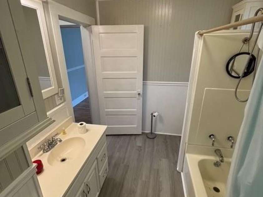 103 Duke Street, Great Falls, SC 29055.  MLS# CAR4259373, YatesRealty ID 13134. 