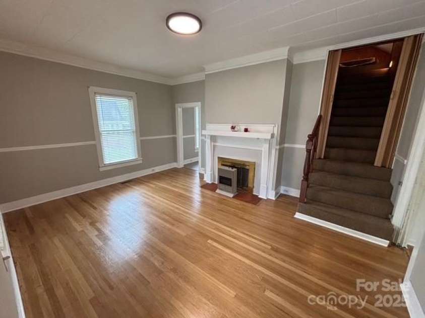 103 Duke Street, Great Falls, SC 29055.  MLS# CAR4259373, YatesRealty ID 13134. 