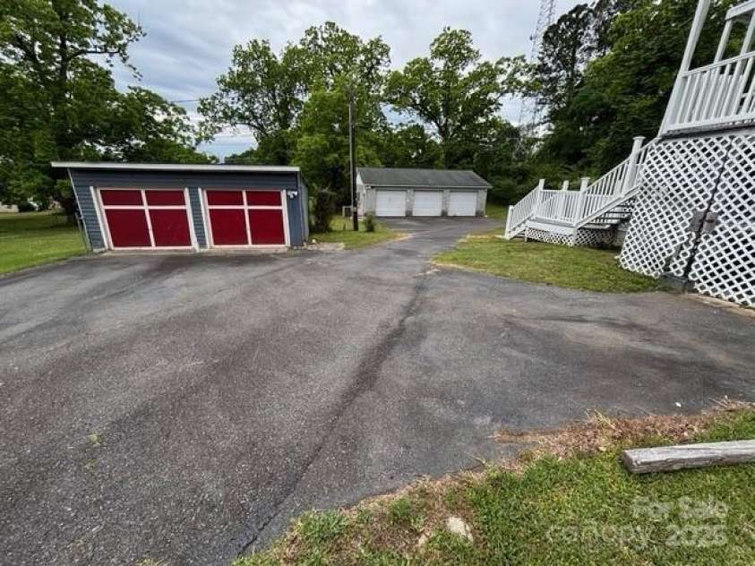 103 Duke Street, Great Falls, SC 29055.  MLS# CAR4259373, YatesRealty ID 13134. 