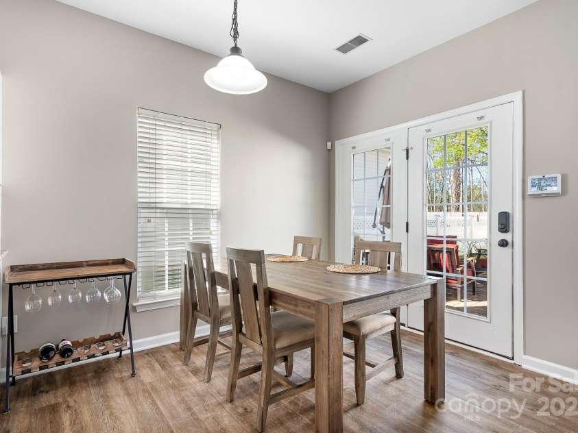 12419 Swan Wings Place, Huntersville, NC 28078.  MLS# CAR4235725, YatesRealty ID 13135. Breakfast Nook