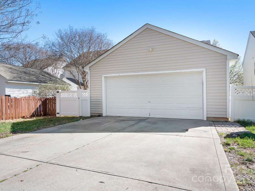 12419 Swan Wings Place, Huntersville, NC 28078.  MLS# CAR4235725, YatesRealty ID 13135. Detached Garage