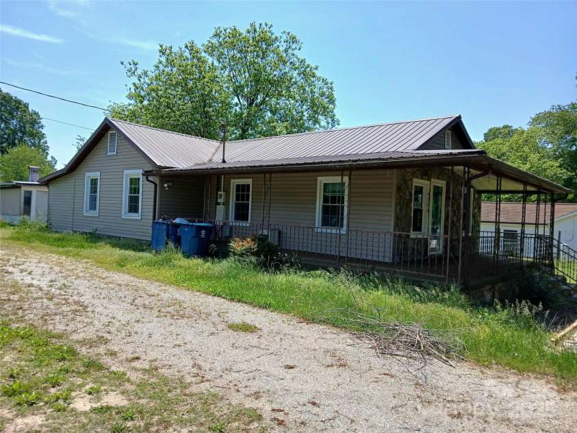 4194 Buffalo Shoals Road, Maiden, NC 28650.  MLS# CAR4251995, YatesRealty ID 13136. 