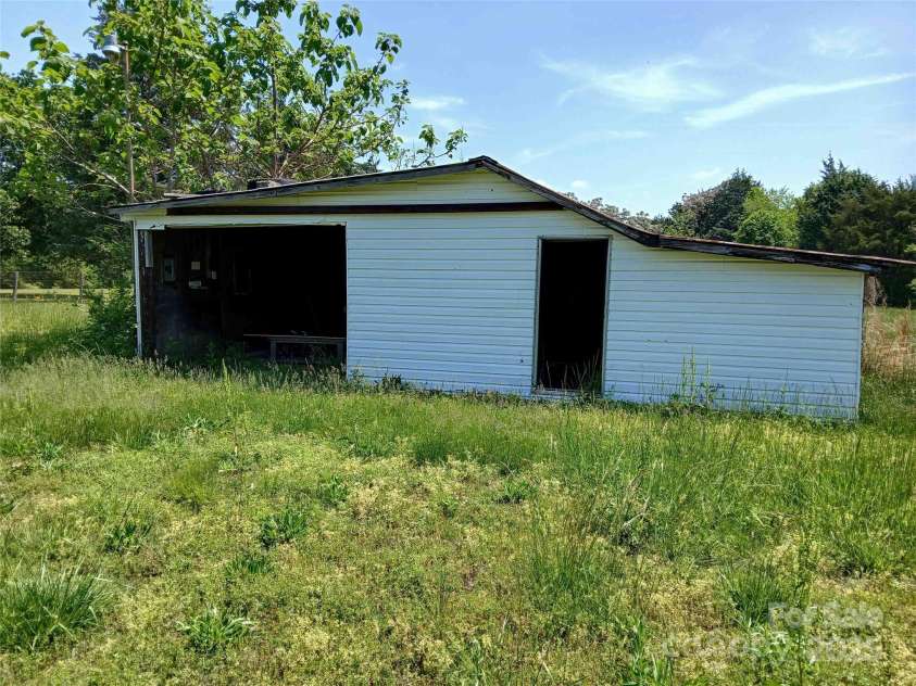 4194 Buffalo Shoals Road, Maiden, NC 28650.  MLS# CAR4251995, YatesRealty ID 13136. 