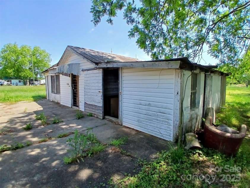 4194 Buffalo Shoals Road, Maiden, NC 28650.  MLS# CAR4251995, YatesRealty ID 13136. 