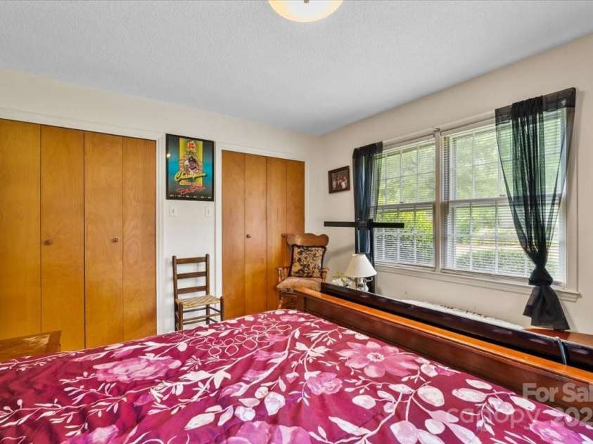 1044 Oakridge Farm Highway, Mooresville, NC 28115.  MLS# CAR4251682, YatesRealty ID 13137. 