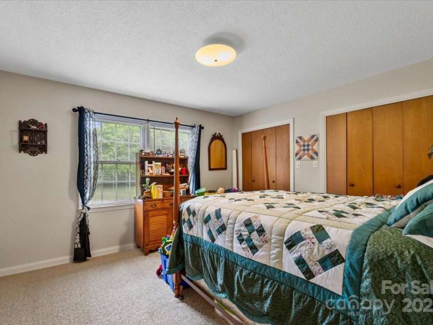 1044 Oakridge Farm Highway, Mooresville, NC 28115.  MLS# CAR4251682, YatesRealty ID 13137. 