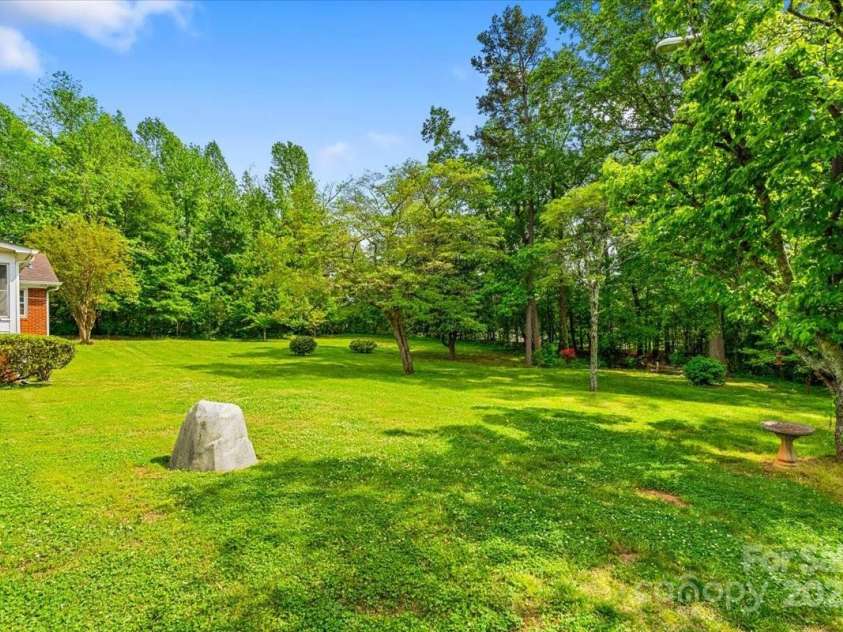 1044 Oakridge Farm Highway, Mooresville, NC 28115.  MLS# CAR4251682, YatesRealty ID 13137. 