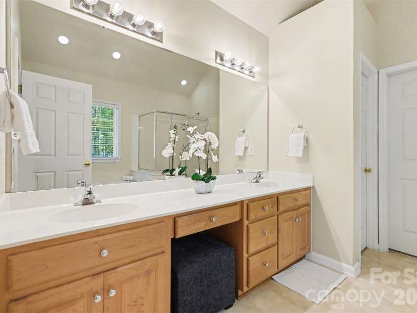 16919 Laureate Road, Huntersville, NC 28078.  MLS# CAR4366125, YatesRealty ID 13137. 
