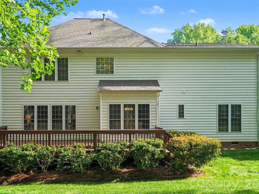 16919 Laureate Road, Huntersville, NC 28078.  MLS# CAR4366125, YatesRealty ID 13137. 