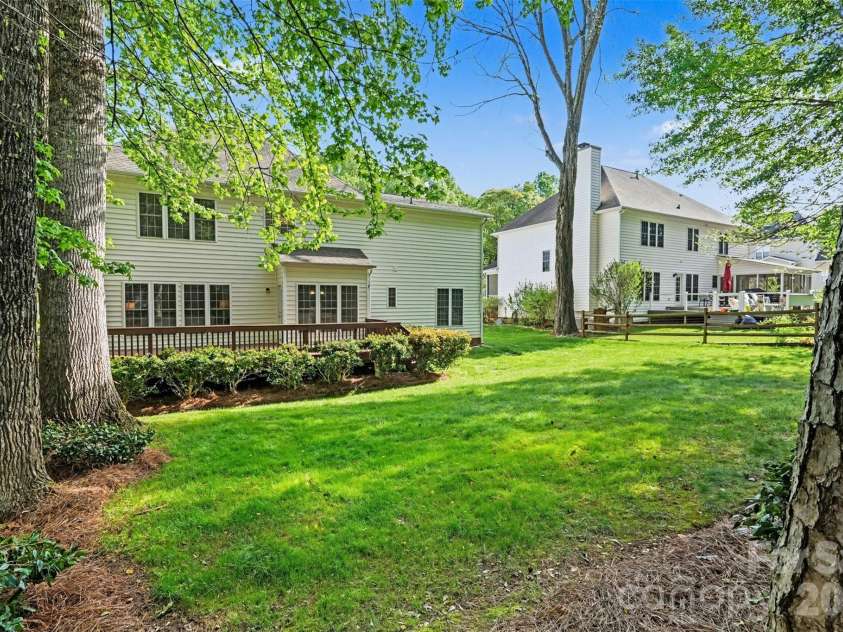 16919 Laureate Road, Huntersville, NC 28078.  MLS# CAR4366125, YatesRealty ID 13137. 
