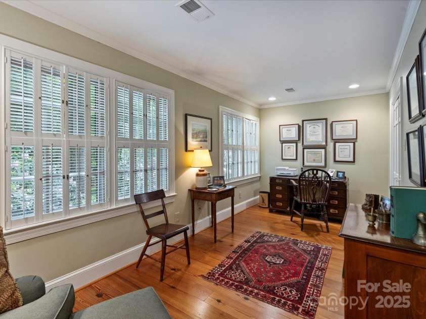 3040 Valencia Terrace, Charlotte, NC 28211.  MLS# CAR4252892, YatesRealty ID 13139. Office