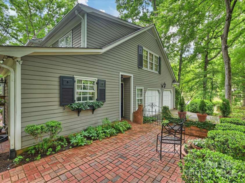 3040 Valencia Terrace, Charlotte, NC 28211.  MLS# CAR4252892, YatesRealty ID 13139. Rear Patio