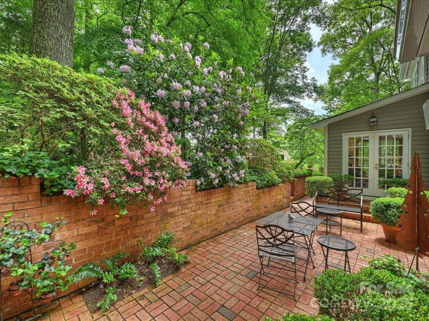 3040 Valencia Terrace, Charlotte, NC 28211.  MLS# CAR4252892, YatesRealty ID 13139. Rear Pato