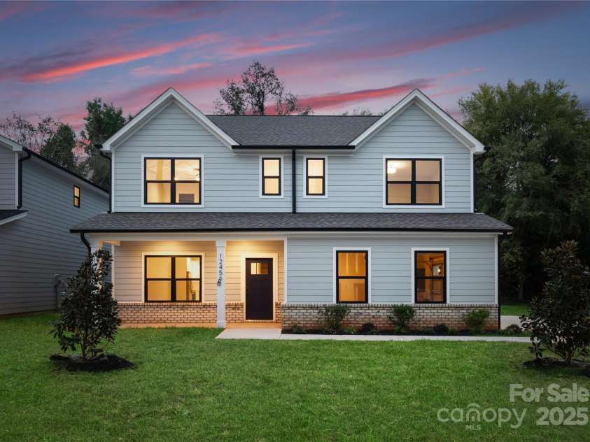 1835 Shannonhouse Drive, Charlotte, NC 28215.  MLS# CAR4325417, YatesRealty ID 1314. Representation