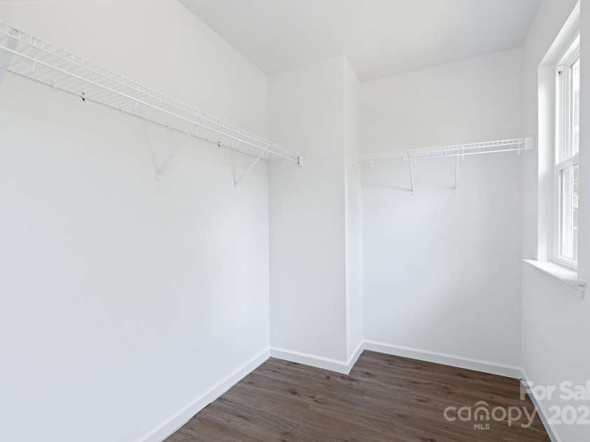 1835 Shannonhouse Drive, Charlotte, NC 28215.  MLS# CAR4325417, YatesRealty ID 1314. Representation