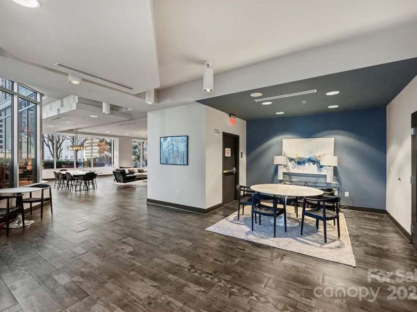 210 Church Street, Charlotte, NC 28202.  MLS# CAR4254825, YatesRealty ID 1314. 10th floor 