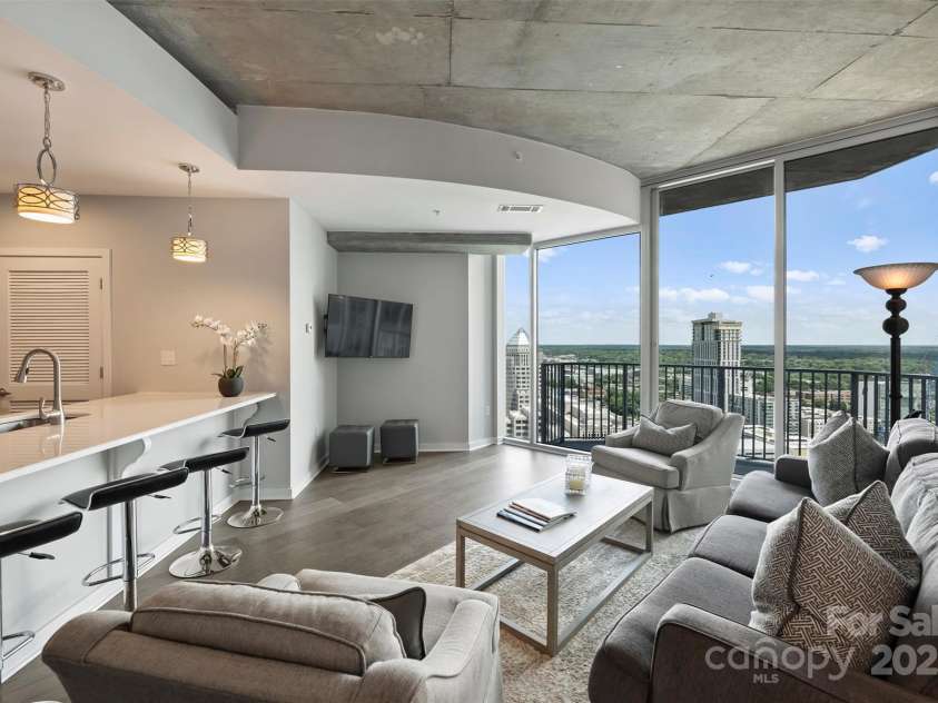 210 Church Street, Charlotte, NC 28202.  MLS# CAR4254825, YatesRealty ID 1314. Living Area