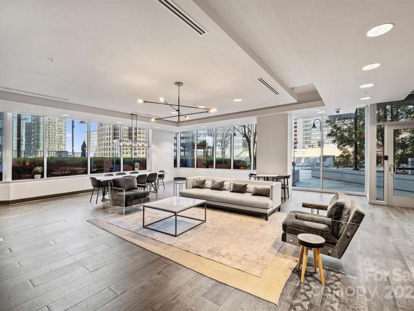 210 Church Street, Charlotte, NC 28202.  MLS# CAR4254825, YatesRealty ID 1314. Lounge -10th floor 
