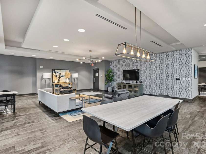 210 Church Street, Charlotte, NC 28202.  MLS# CAR4254825, YatesRealty ID 1314. Owner's Club House 10th floor 