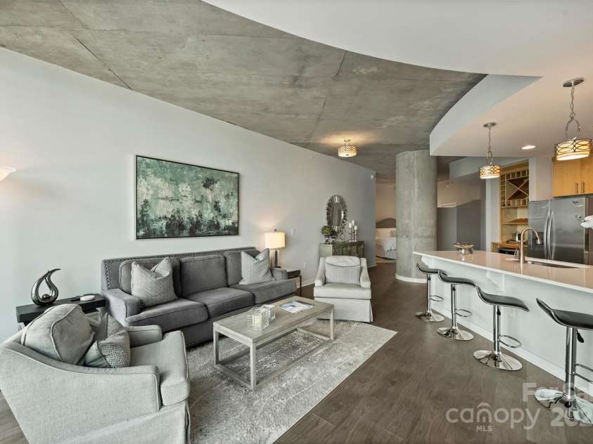 210 Church Street, Charlotte, NC 28202.  MLS# CAR4254825, YatesRealty ID 1314. Plenty of space to entertain 