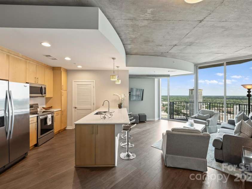 210 Church Street, Charlotte, NC 28202.  MLS# CAR4254825, YatesRealty ID 1314. Unit 2613 - Open Layout 