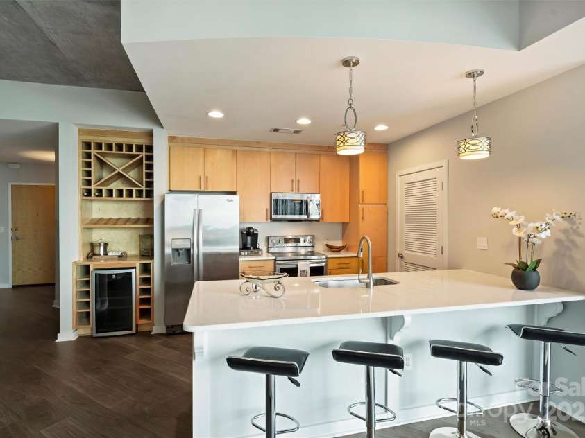 210 Church Street, Charlotte, NC 28202.  MLS# CAR4254825, YatesRealty ID 1314. Urban meets modern