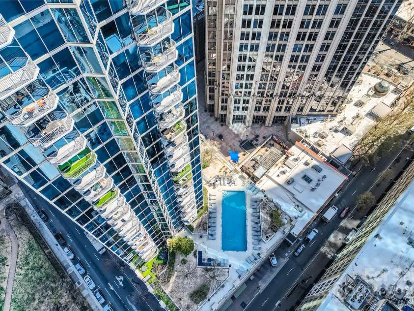 210 Church Street, Charlotte, NC 28202.  MLS# CAR4308241, YatesRealty ID 1314. Located in the heart of Center City