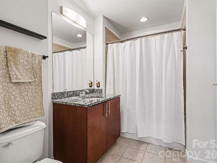 210 Church Street, Charlotte, NC 28202.  MLS# CAR4340266, YatesRealty ID 1314. Bathroom