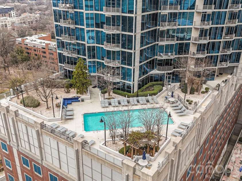 210 Church Street, Charlotte, NC 28202.  MLS# CAR4340266, YatesRealty ID 1314. Community Pool