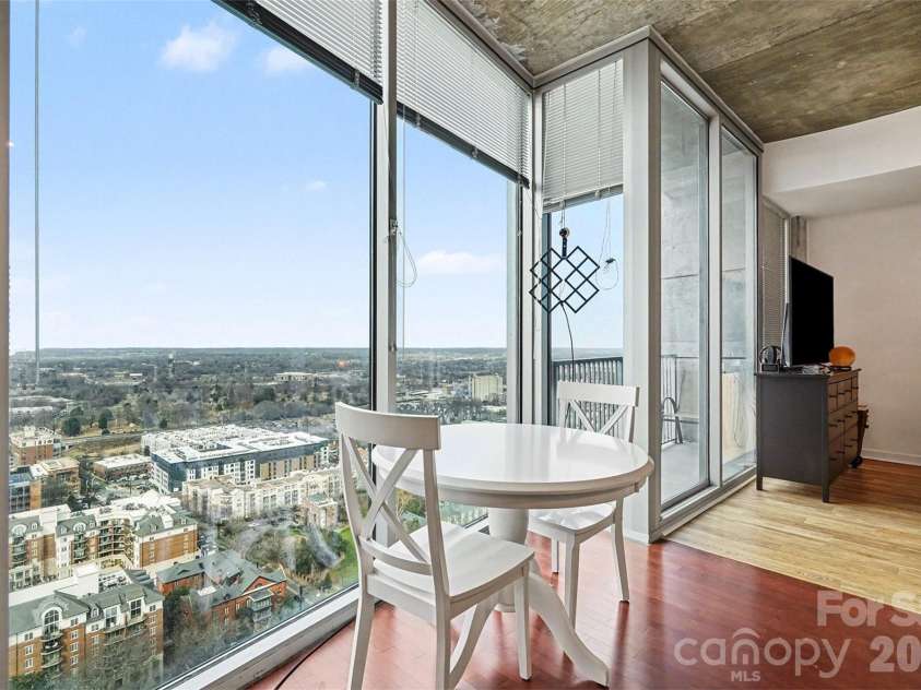 210 Church Street, Charlotte, NC 28202.  MLS# CAR4340266, YatesRealty ID 1314. Dining area