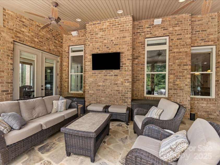 5808 Copperleaf Commons Court, Charlotte, NC 28277.  MLS# CAR4302422, YatesRealty ID 1314. 