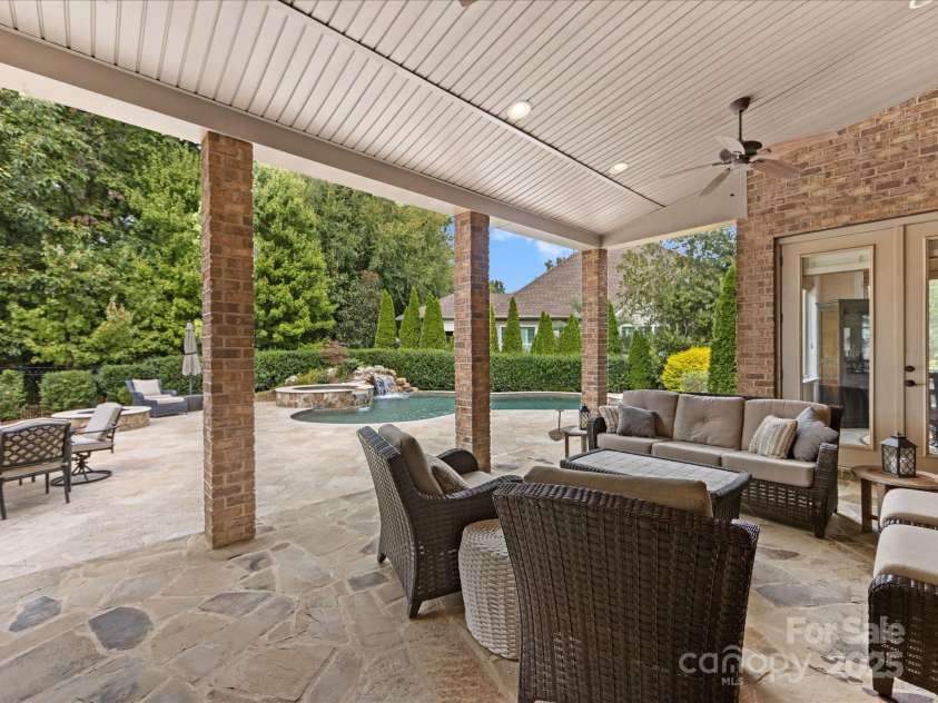 5808 Copperleaf Commons Court, Charlotte, NC 28277.  MLS# CAR4302422, YatesRealty ID 1314. 